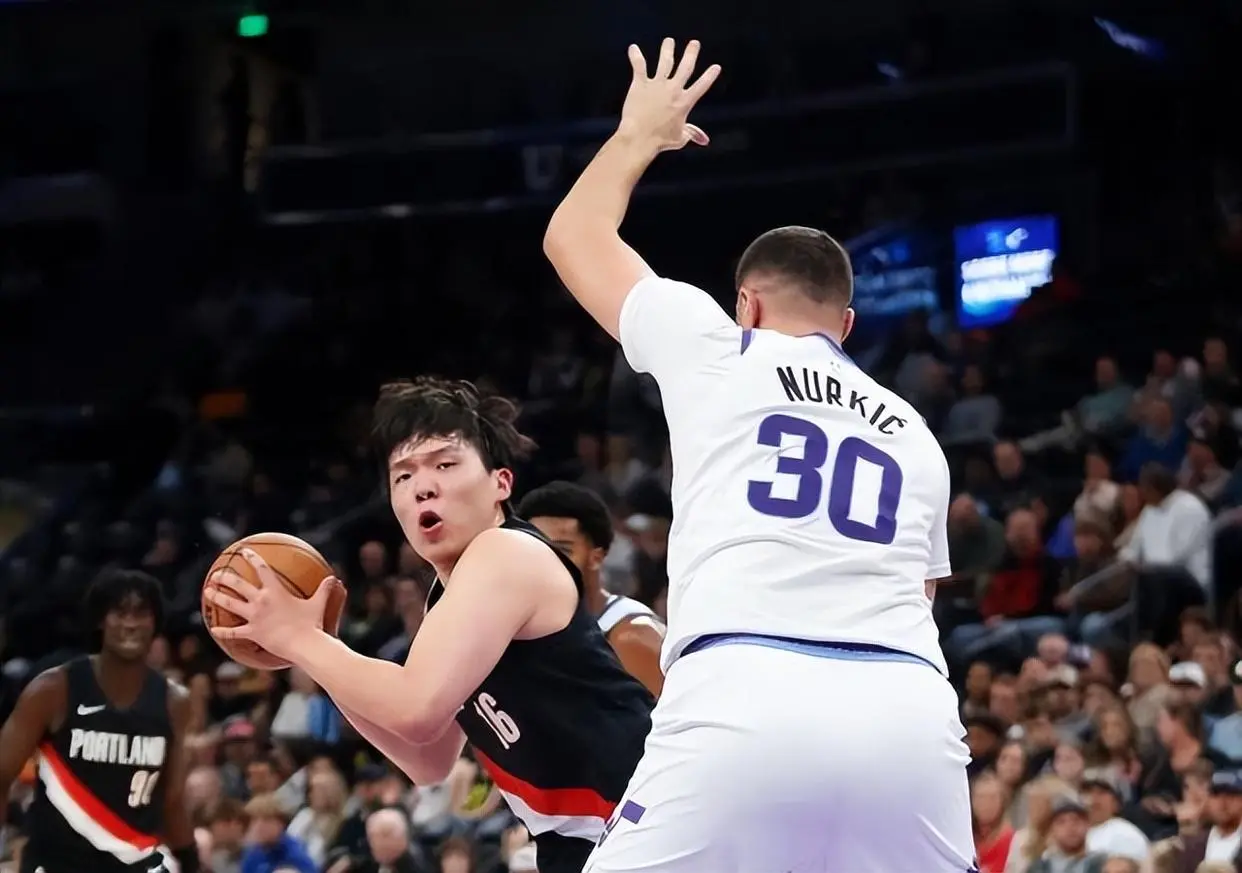 而在季前赛, 此外